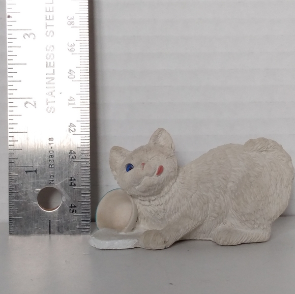 Sandicast White Cat Kitty Blue Eyes Spilled Milk Tongue Figurine Sandra Brue - Picture 8 of 9